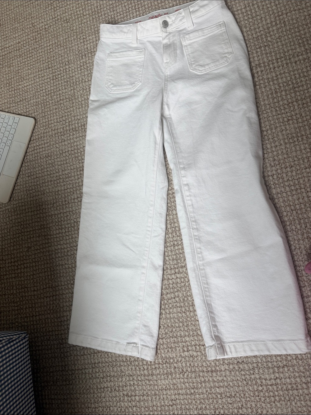 Girls cropped white jeans, never worn